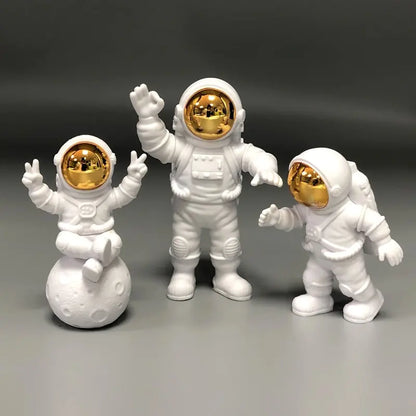 Astronaut Ornament Yellow Moon Ambient Light