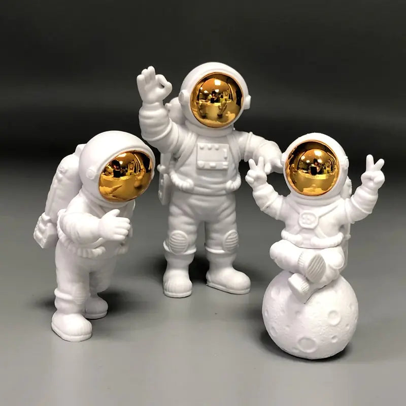 Astronaut Ornament Yellow Moon Ambient Light